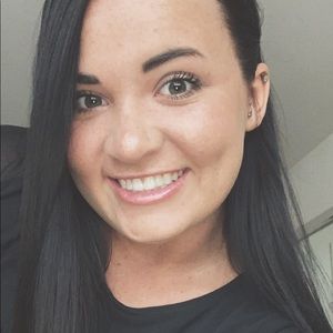 Meet your Posher, Carly